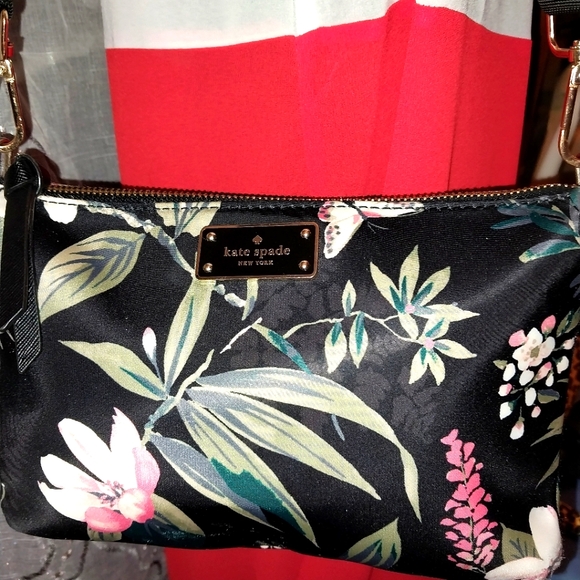Kate Spade NWOT FLORAL Wilson Road Madelyne Floral Crossbody Botanical Bag Black - Picture 2 of 15